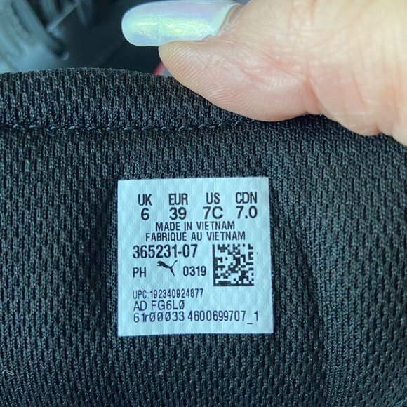 ๐ 3 for $25 Puma Ferrari Soccer Shoes Size 7 - Picture 4 of 6